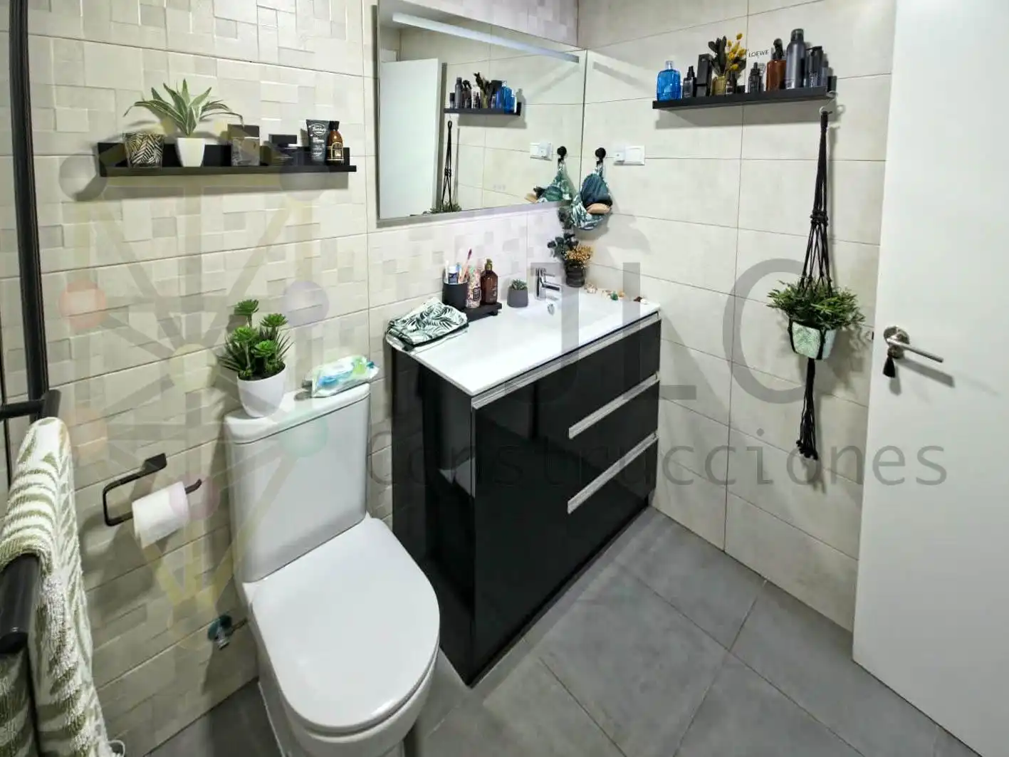 Bathroom of Flat for sale in Alovera  with Air Conditioner, Heating and Parquet flooring