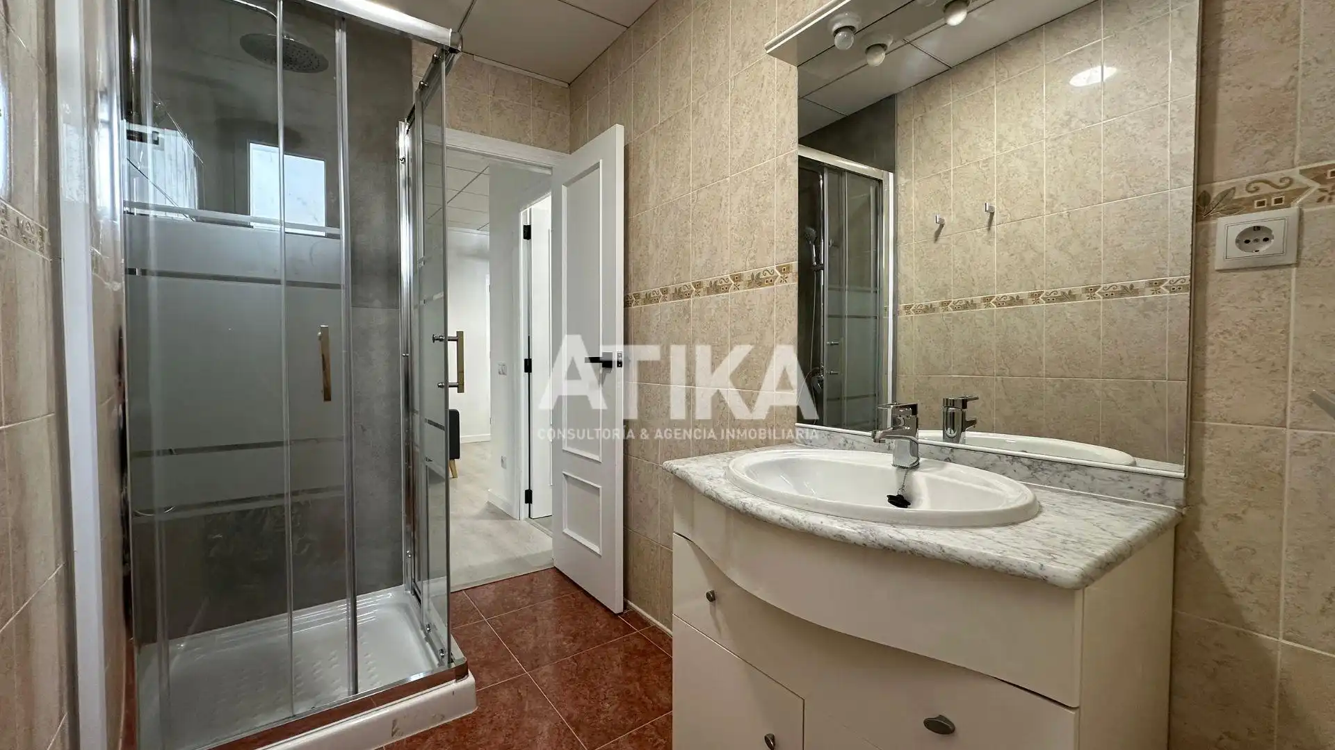 Bathroom of Flat for share in Ontinyent  with Air Conditioner and Balcony