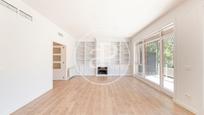 Exterior view of Flat for sale in  Barcelona Capital  with Air Conditioner, Heating and Private garden
