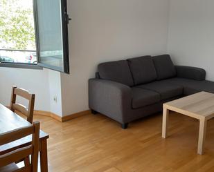 Living room of Flat to rent in Alcalá de Henares  with Air Conditioner, Heating and Parquet flooring