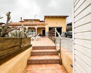 Vista exterior de Casa o xalet en venda en El Vendrell amb Aire condicionat, Calefacció i Jardí privat