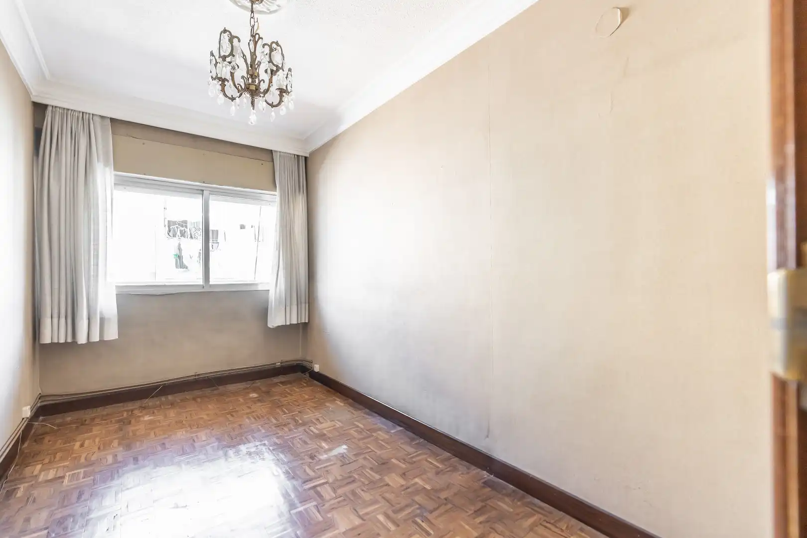 Habitación de Piso en venta en Madrid con Calefacción y Terraza
