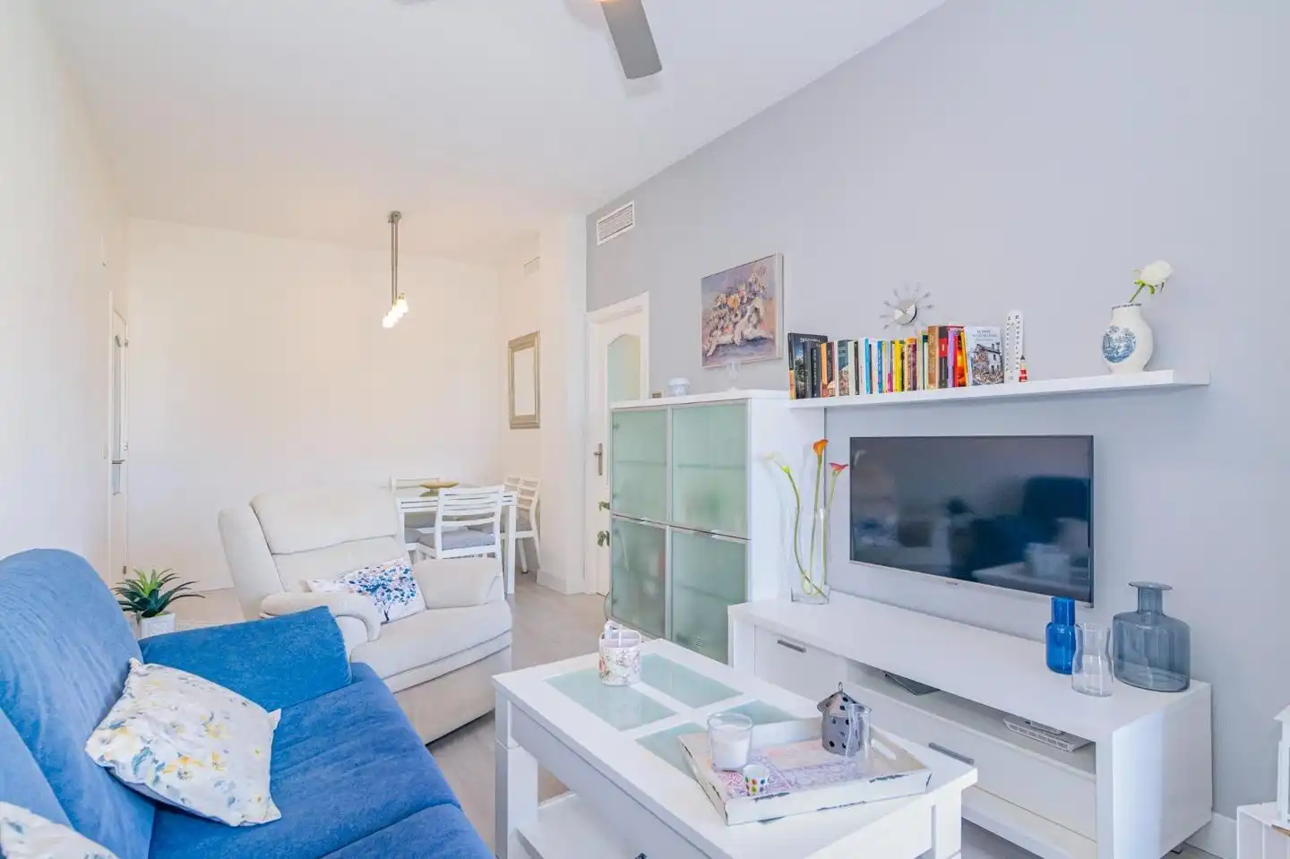 Sala de estar de Piso en venta en Motril con Terraza y Piscina comunitaria