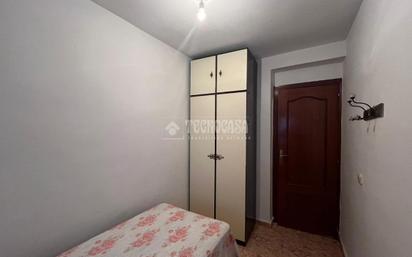 Bedroom of Flat for sale in  Madrid Capital