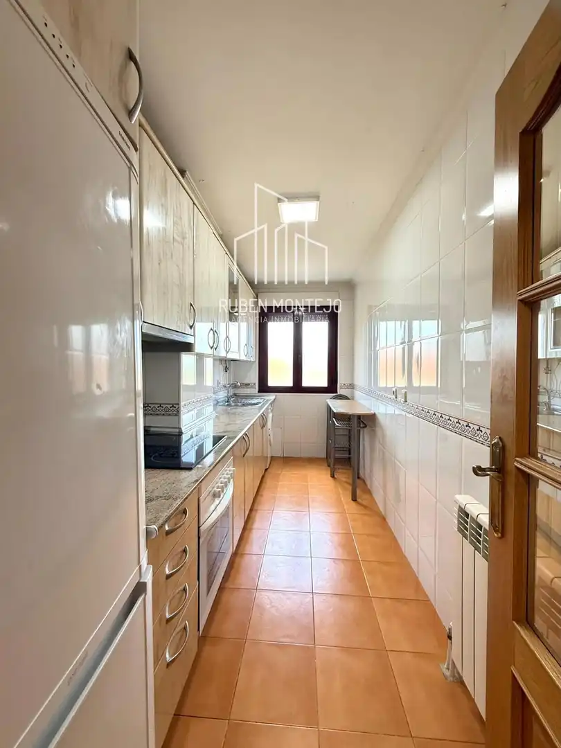 Cocina de Piso en venta en Salamanca con Calefacción, Terraza y Amueblado
