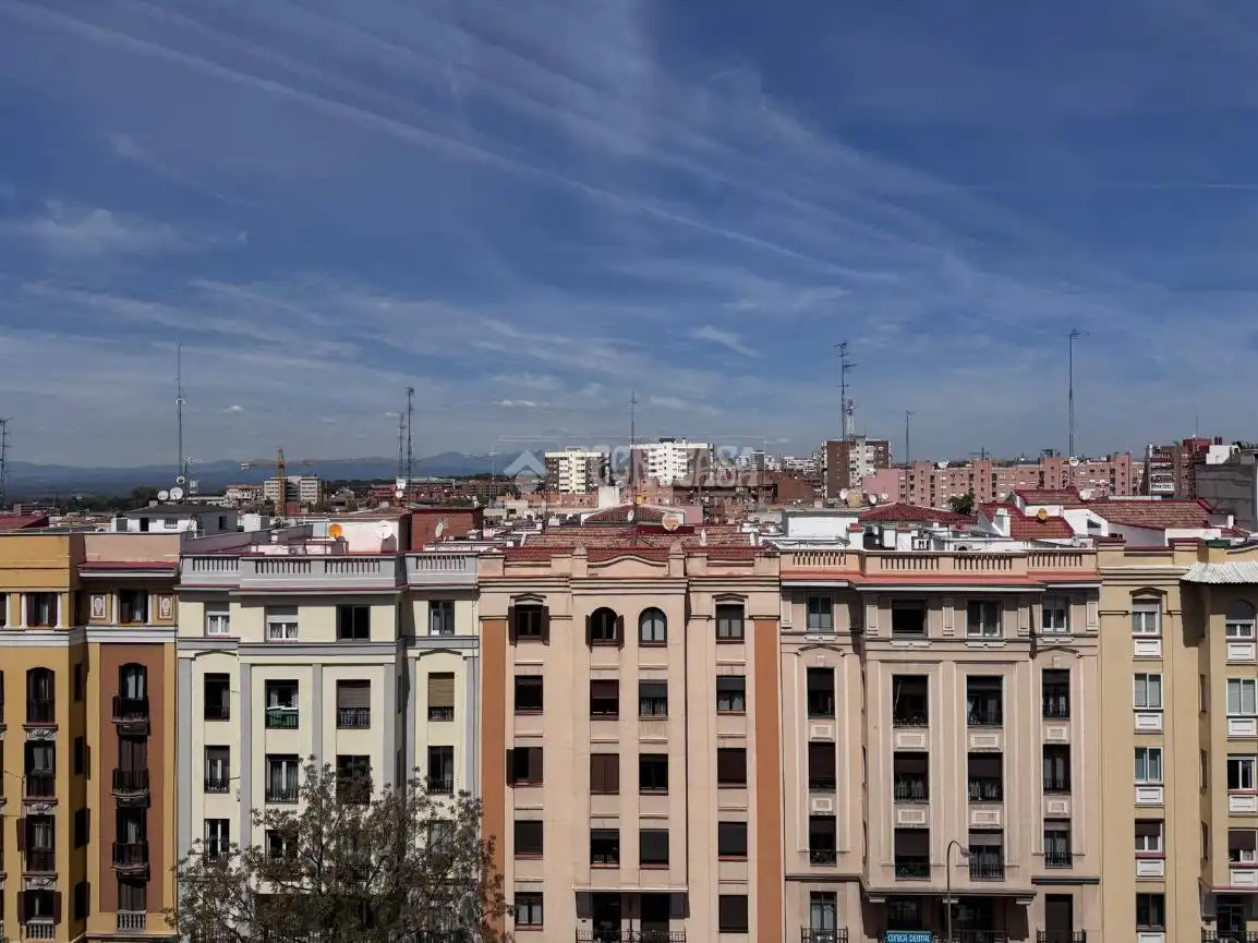 Exterior view of Flat for sale in Madrid  with Parquet flooring
