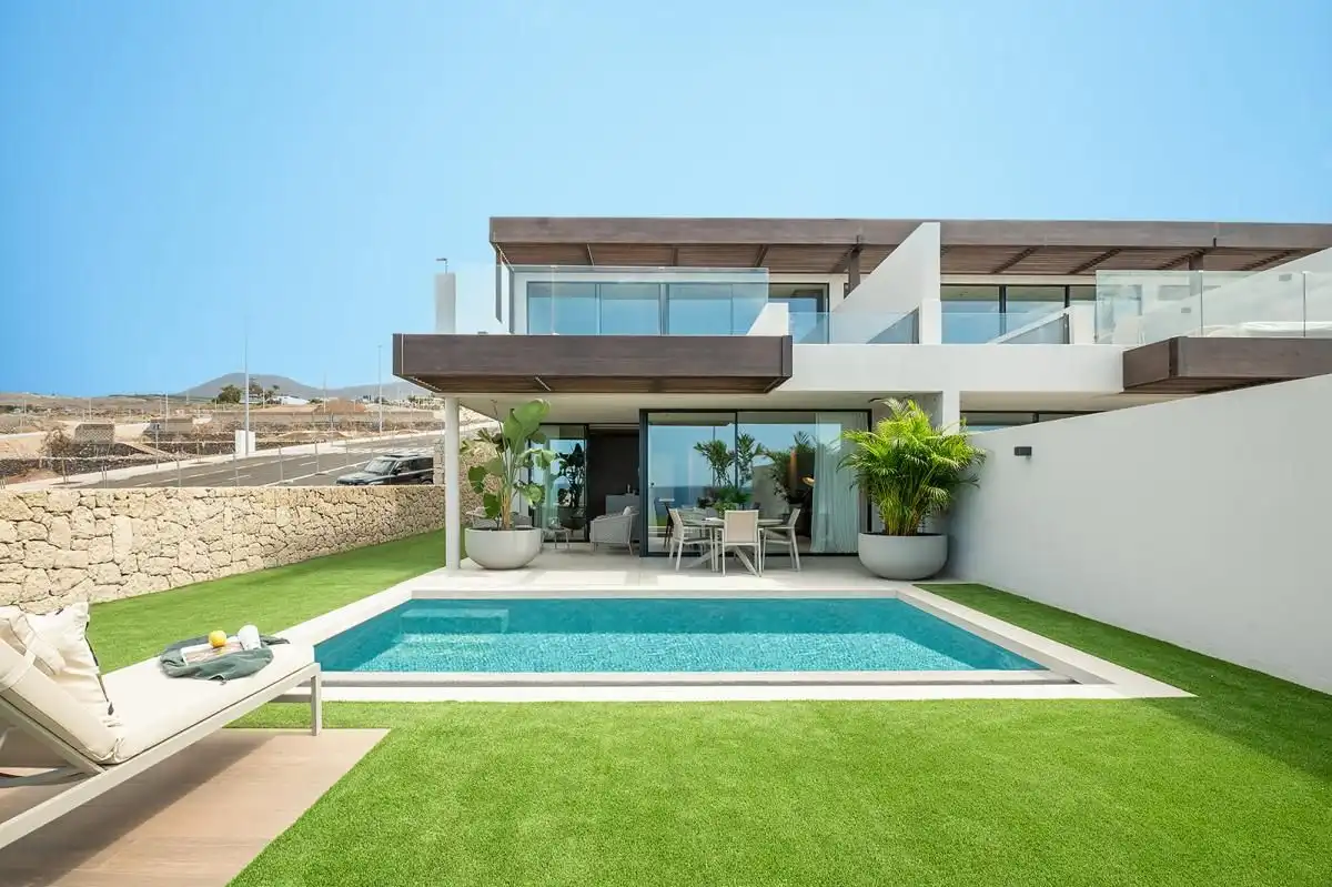 Piscina de Planta baixa en venda en Adeje amb Aire condicionat, Jardí privat i Terrassa