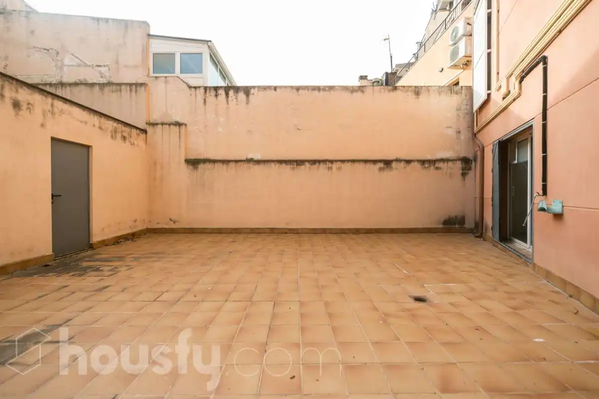 Commercial properties for sale in Passeig, Poble - Casc Antic