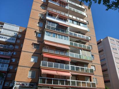 Vista exterior de Pis en venda en Coslada amb Terrassa