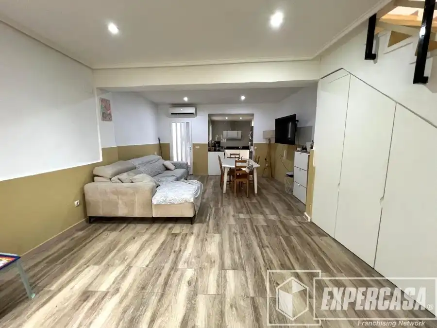 Sala de estar de Casa adosada en venta en Real con Aire acondicionado y Terraza
