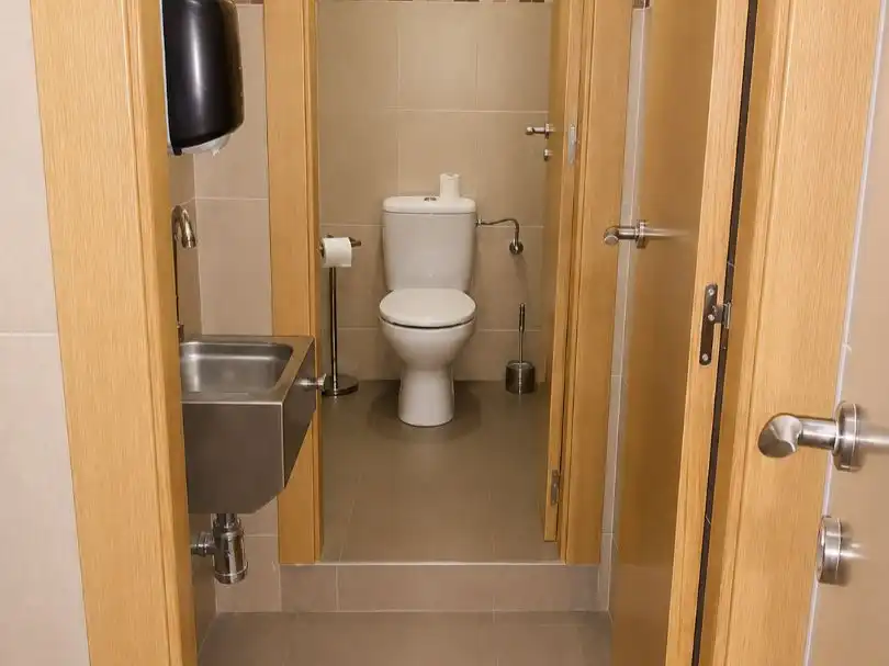 Bathroom of Commercial properties for sale in Aranda de Duero  with Air Conditioner, Heating and Furnished