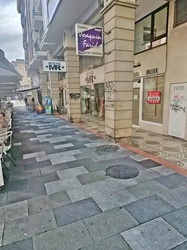 Local comercial en alquiler en Plaza de la Constitución 7, imagen 2
