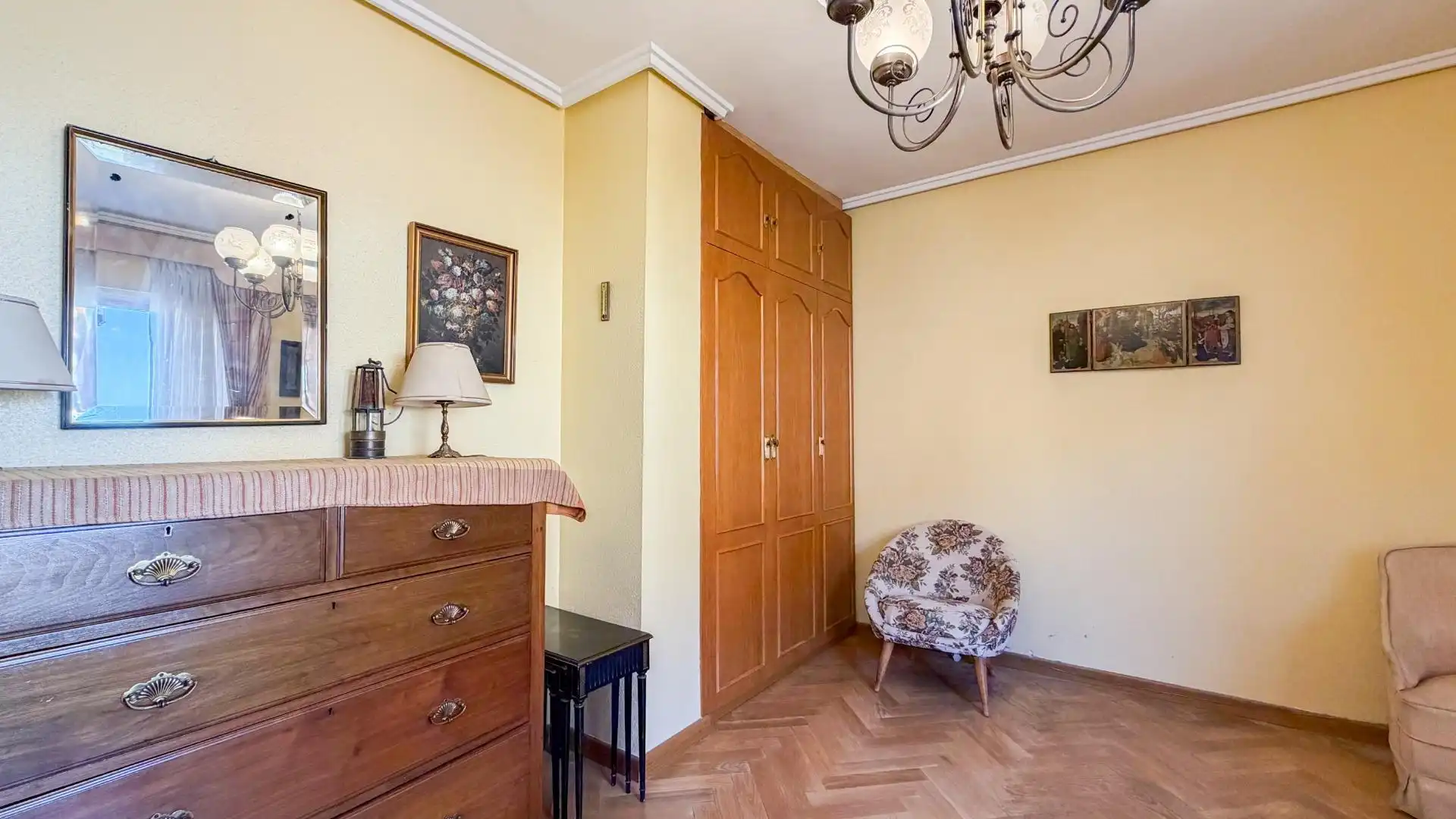 Schlafzimmer von Wohnung zum Verkauf in Valencia mit Klimaanlage, Heizung und Parkett