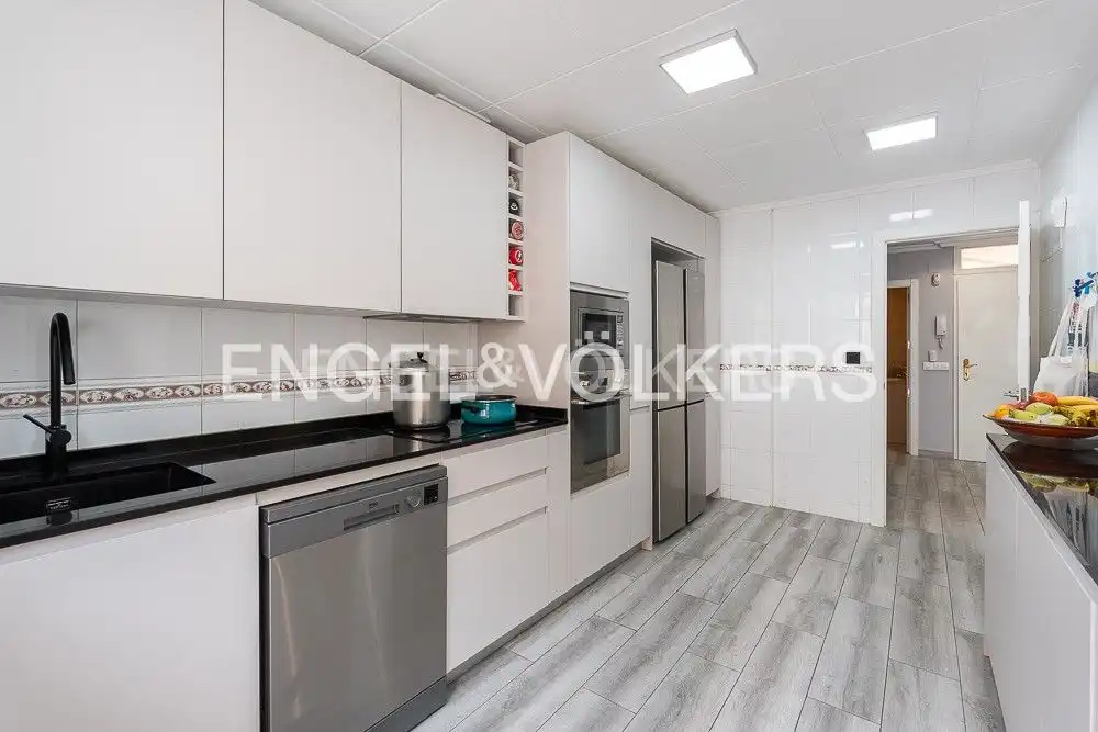 Cocina de Casa o chalet en venta en Valencia con Aire acondicionado, Calefacción y Terraza