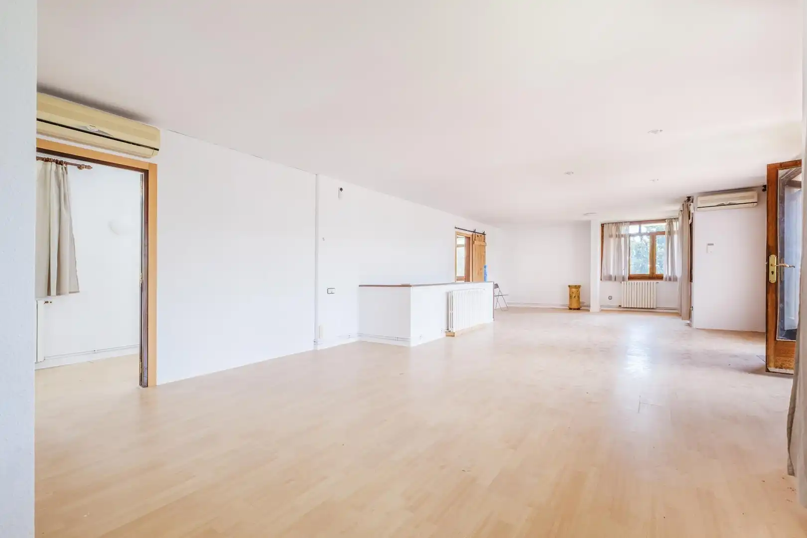 Living room of Houses for sale in Terrassa  with Air Conditioner, Heating and Private garden