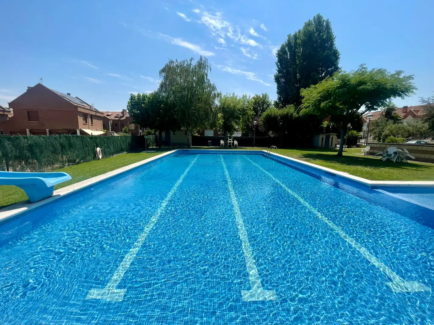 Schwimmbecken von Haus oder Chalet zum Verkauf in  Logroño mit Klimaanlage, Heizung und Privatgarten