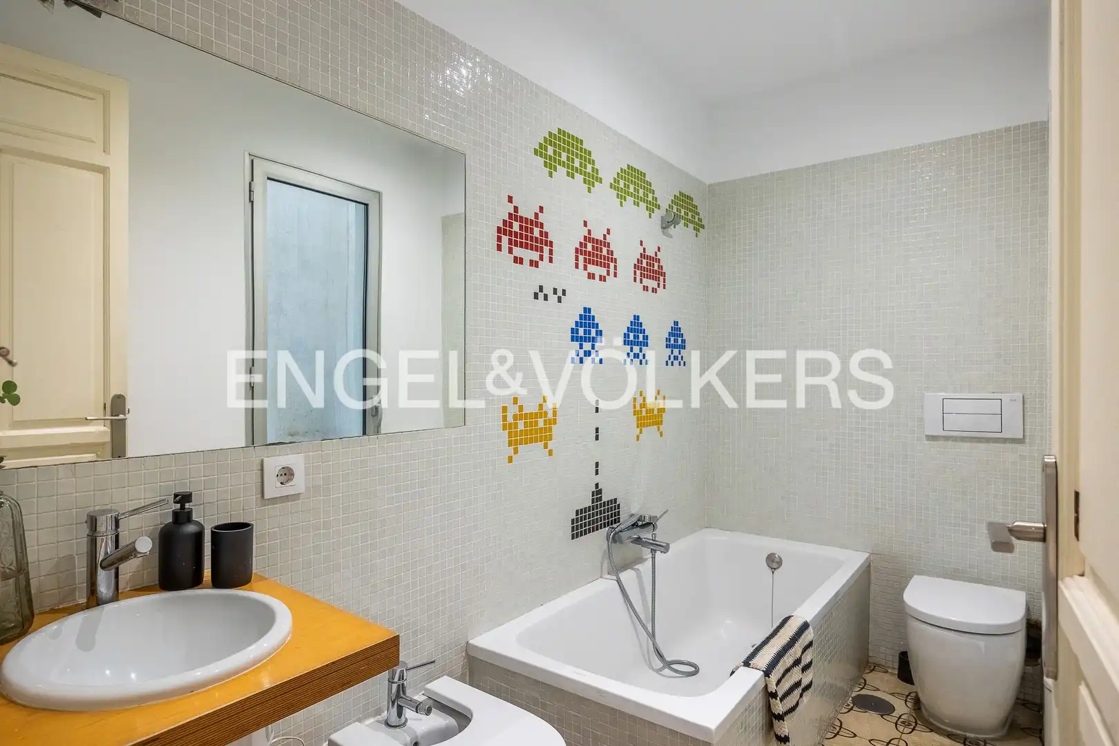 Baño de Casa o chalet en venta en Sevilla con Aire acondicionado, Calefacción y Jardín privado