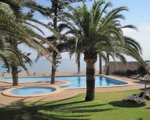 Piscina de Casa adosada de lloguer en Dénia amb Aire condicionat, Terrassa i Balcó