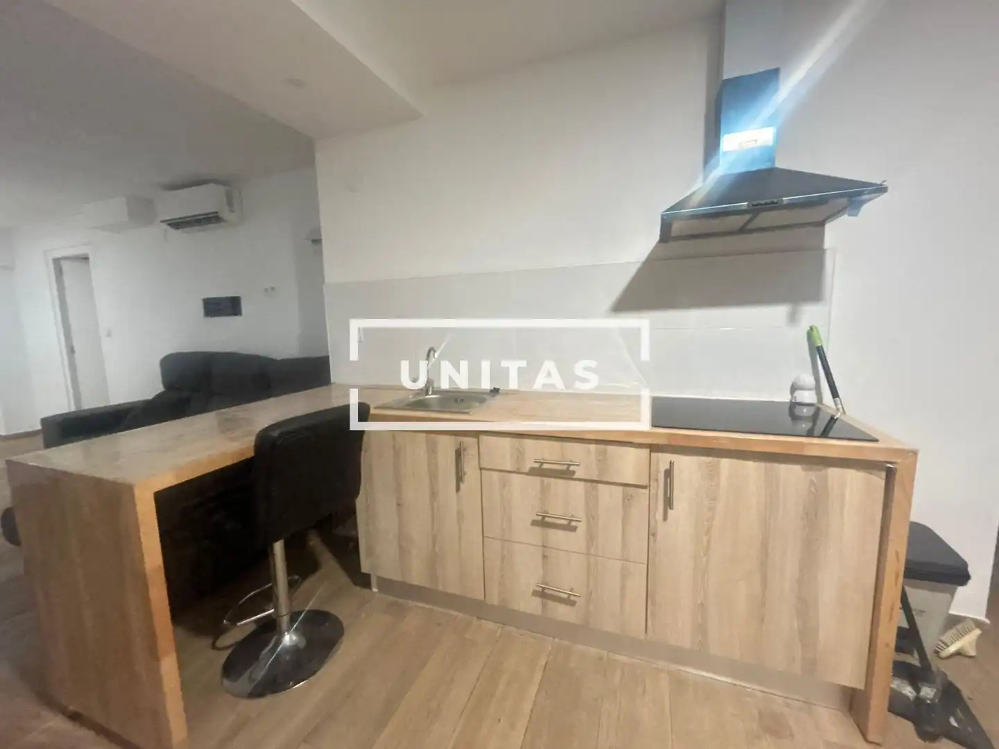 Local comercial en venda a Calle ALFEREZ DIAZ SANCHIS, imagen 3