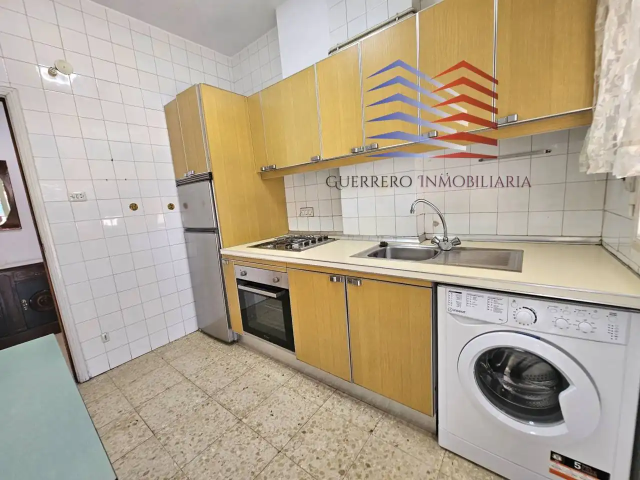 Cuina de Pis de lloguer en Ourense Capital  amb Calefacció, Moblat i Balcó
