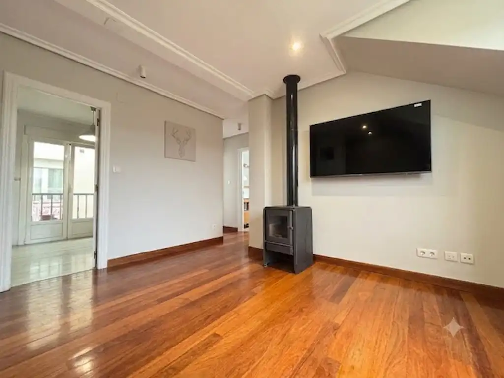 Sala de estar de Piso en venta en Suances con Calefacción, Terraza y Amueblado