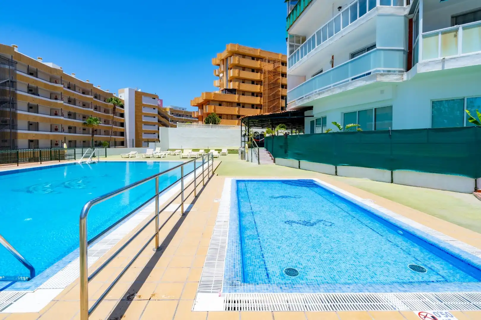 Piscina de Pis en venda en Adeje amb Piscina comunitària