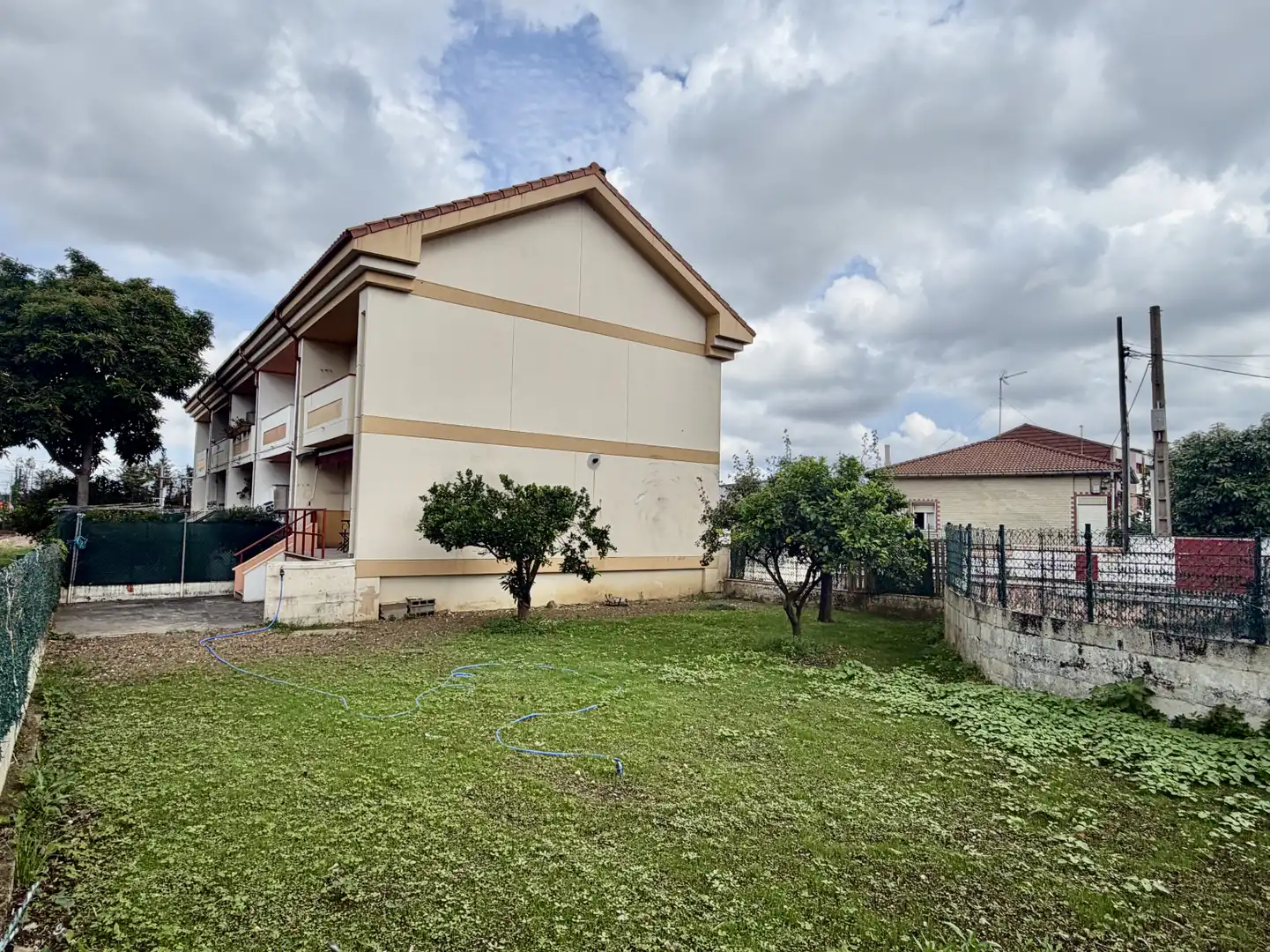 Einfamilien-Reihenhaus zum Verkauf in Camargo mit Heizung, Privatgarten und Terrasse