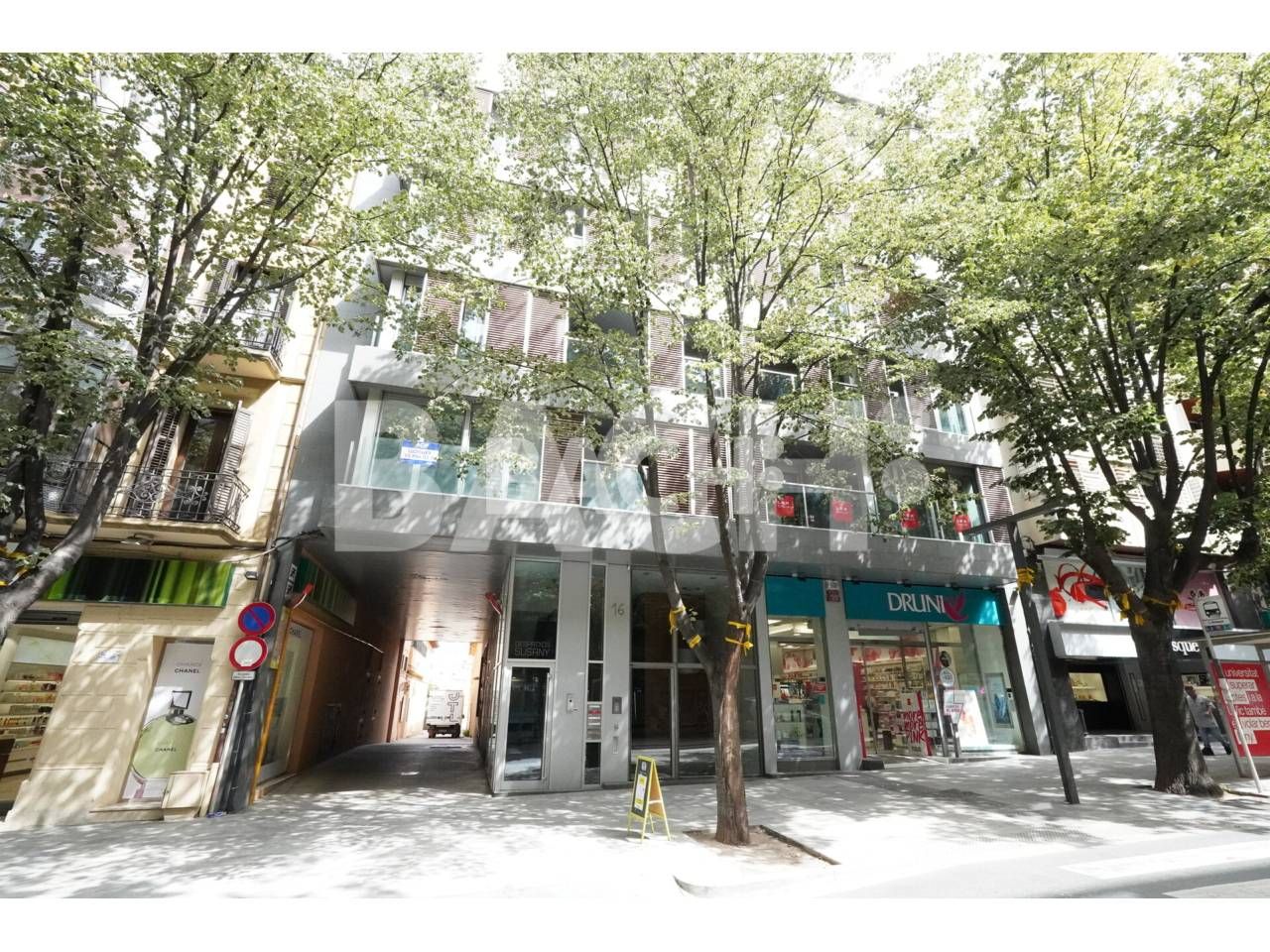 Vista exterior de Oficina de lloguer en Vic amb Aire condicionat