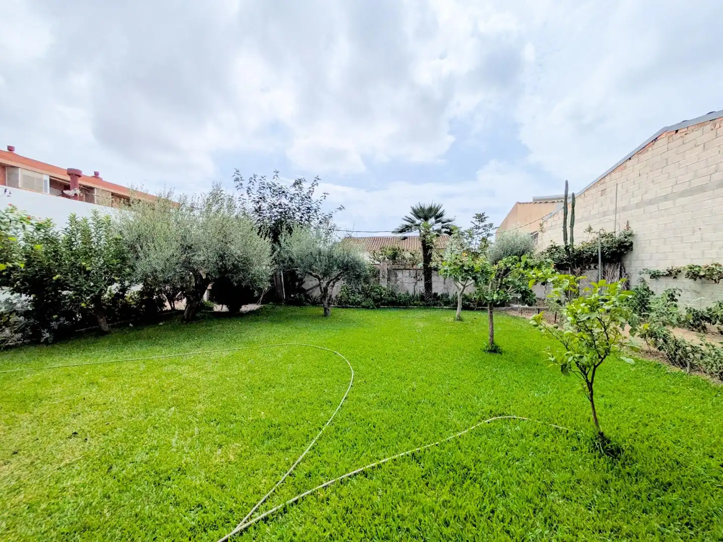 Garden of Houses for sale in Deltebre  with Air Conditioner and Private garden