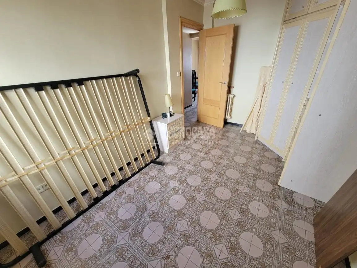 Flat for sale in Zaragoza  with Air Conditioner
