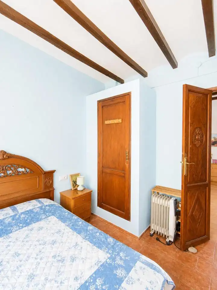 Dormitori de Casa o xalet en venda en Oliva amb Jardí privat, Terrassa i Traster