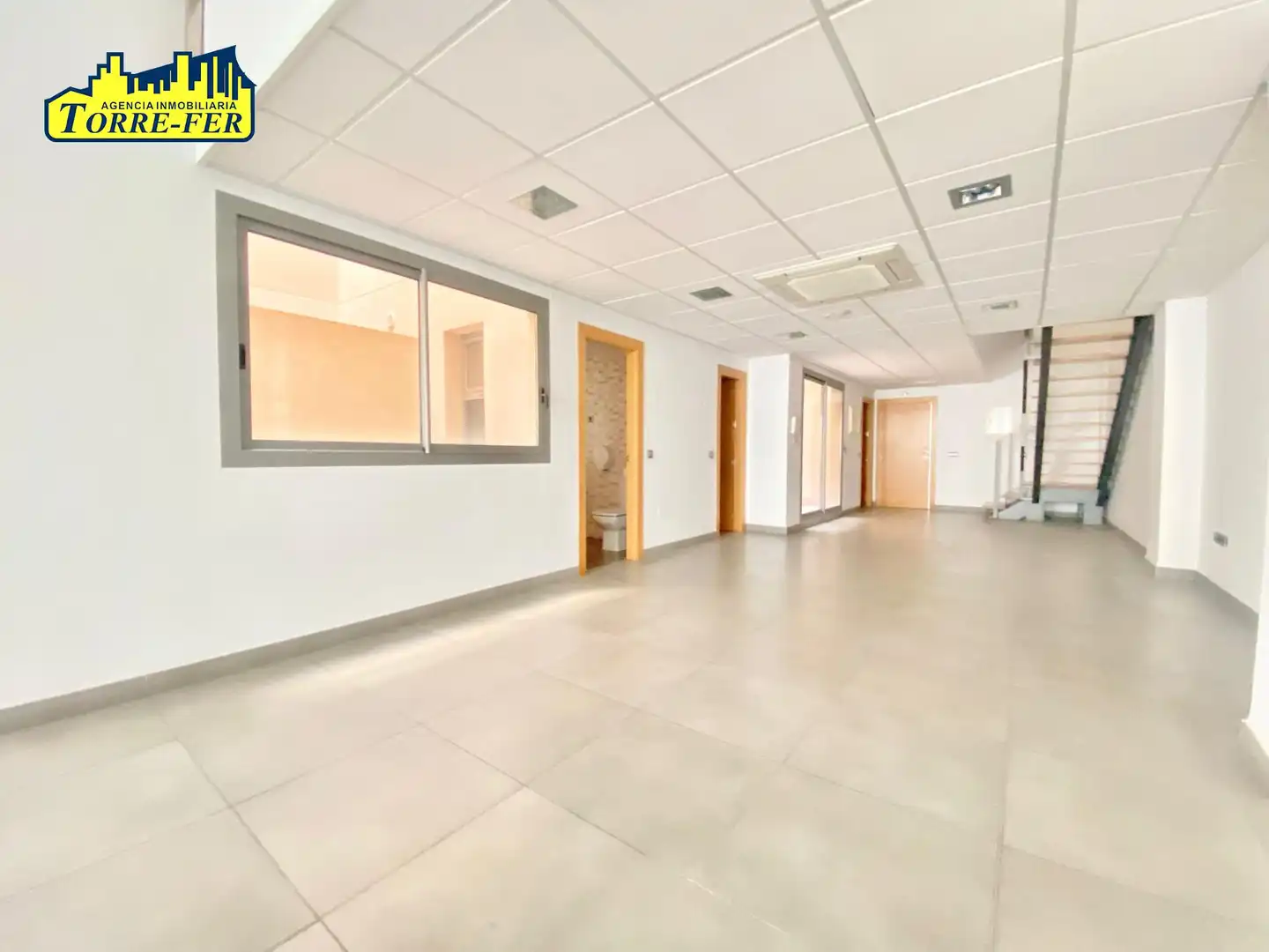 Büro zur Miete in Almería mit Klimaanlage
