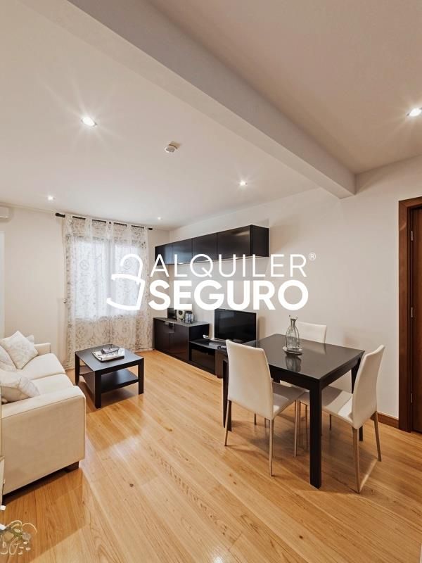Flat to rent in Caroli, Aravaca