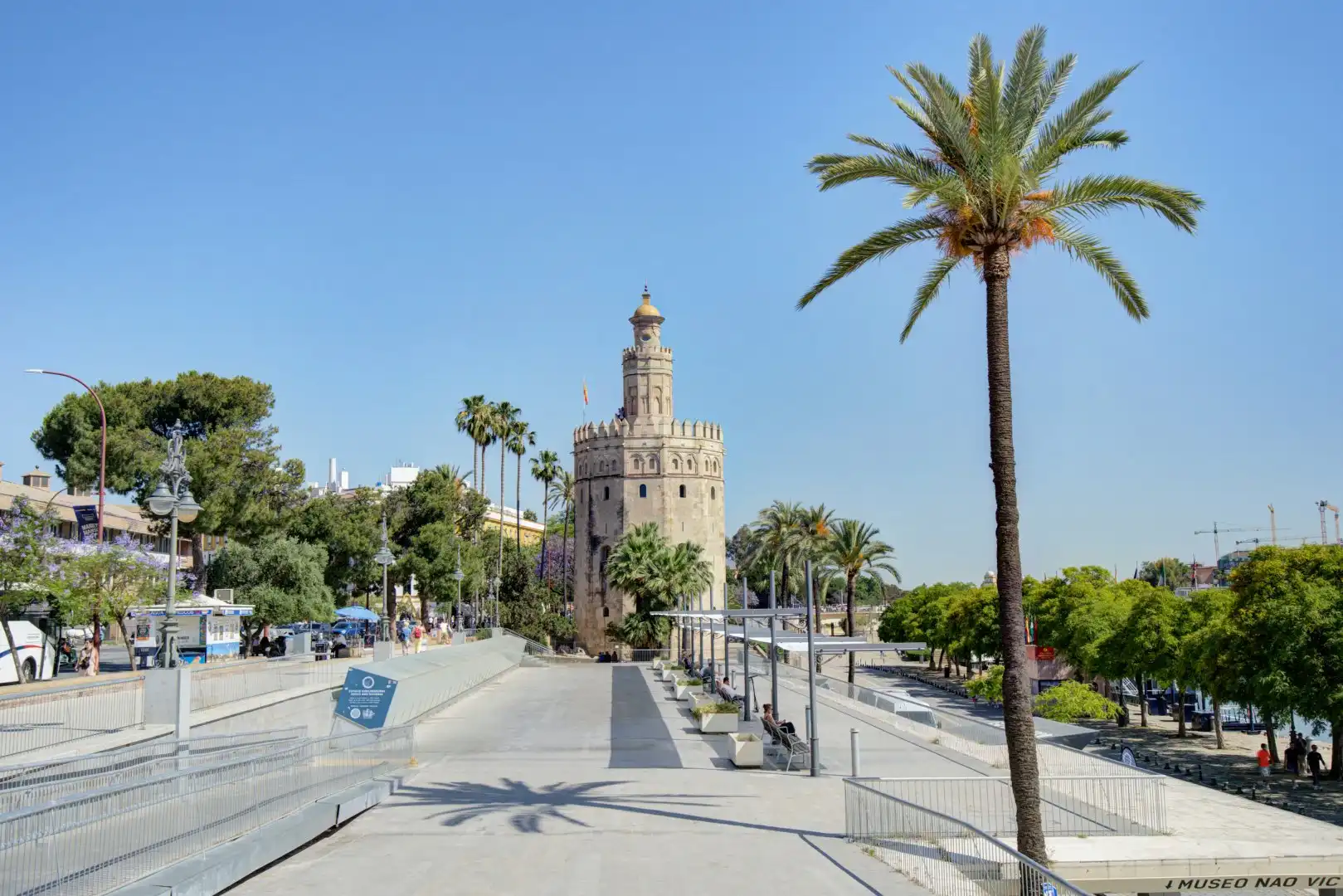 Vista exterior de Ático en venta en Sevilla con Aire acondicionado y Amueblado