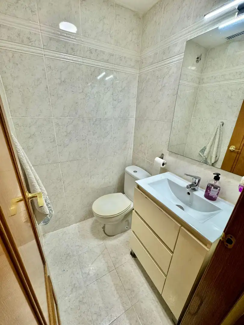 Badezimmer von Wohnung zum Verkauf in Valencia mit Klimaanlage