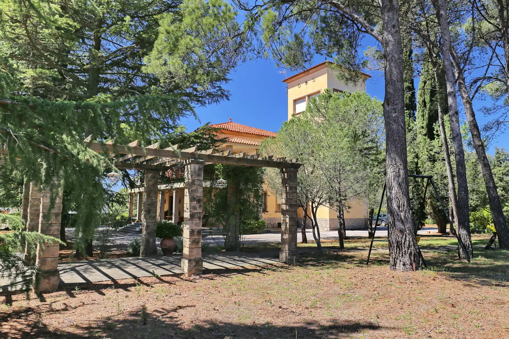 Vista exterior de Casa o xalet en venda en Terrassa amb Calefacció, Terrassa i Piscina