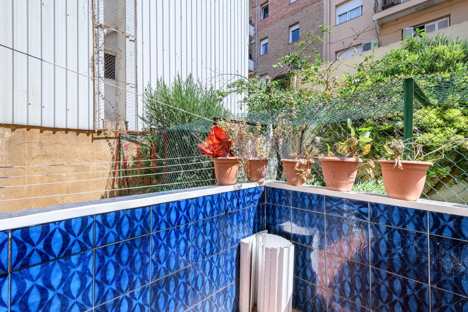 Piscina de Pis en venda en Barcelona amb Parquet i Balcó