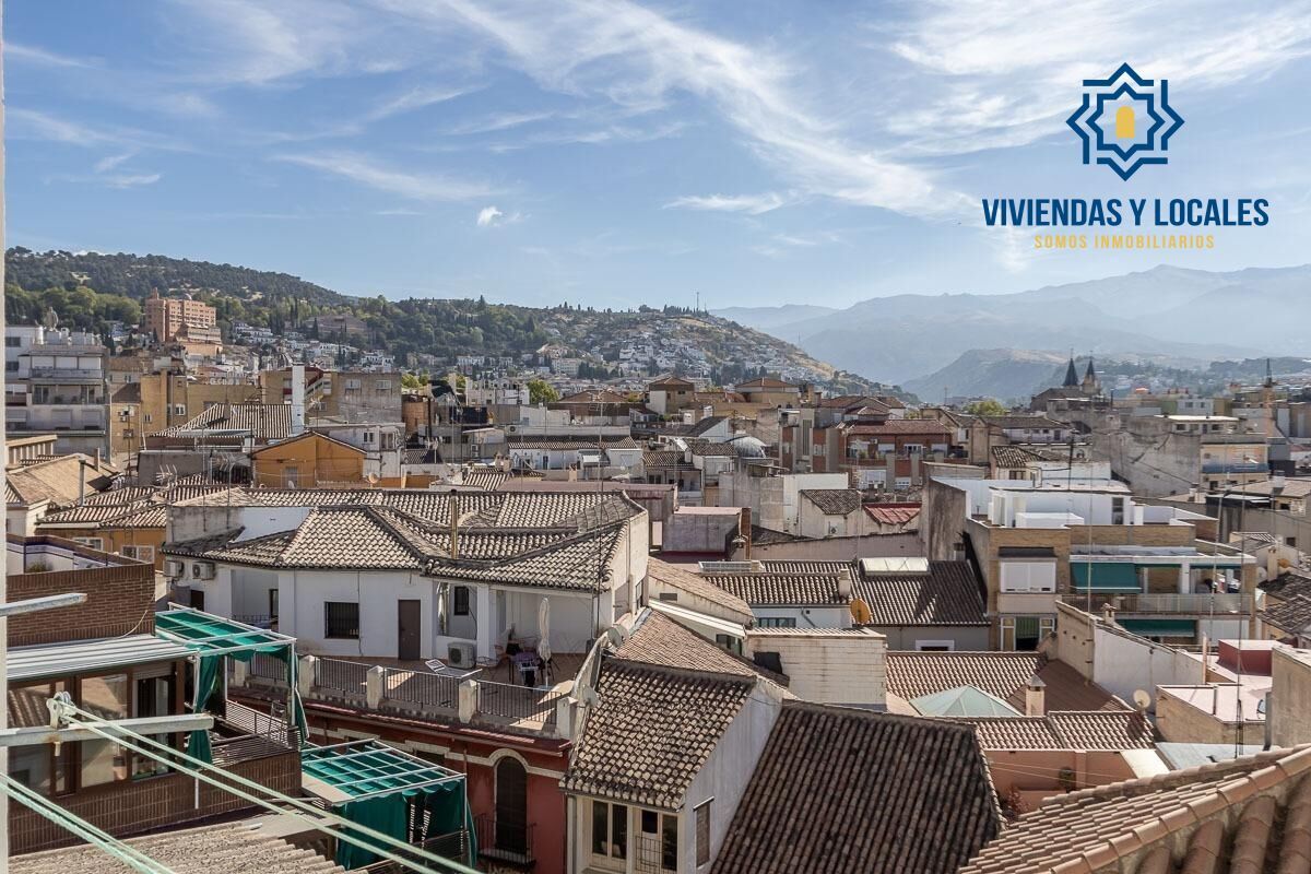 Exterior view of Attic for sale in  Granada Capital  with Air Conditioner, Heating and Parquet flooring