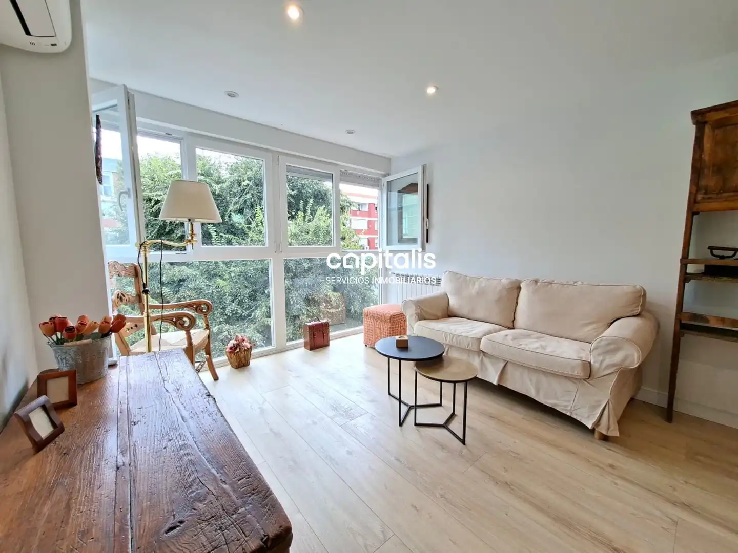 Living room of Flat for rent in Madrid  with Air Conditioner, Heating and Furnished