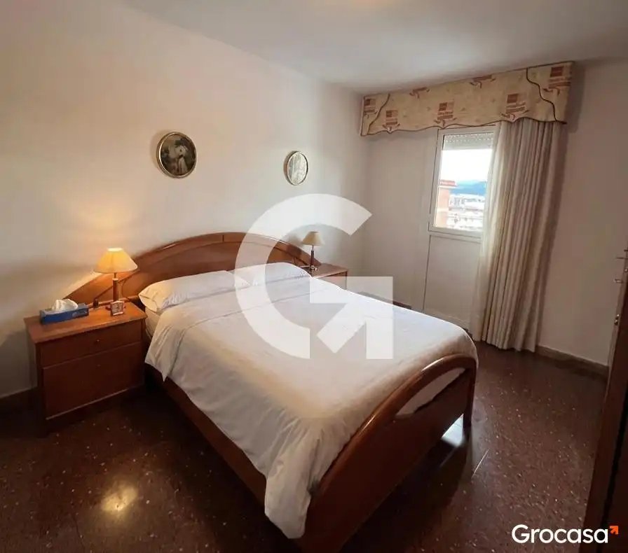 Habitación de Piso en venta en Cornellà de Llobregat con Aire acondicionado, Amueblado y Horno