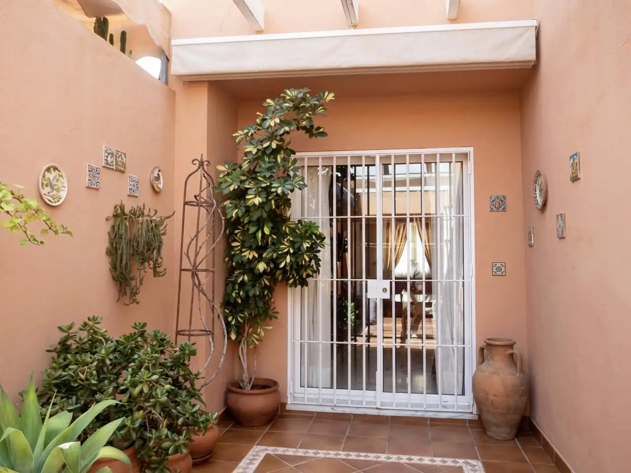 Casa adosada en venda en Coria del Río amb Aire condicionat, Jardí privat i Terrassa