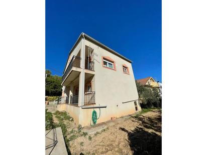 Vista exterior de Casa o xalet en venda en Canyelles amb Jardí privat i Terrassa