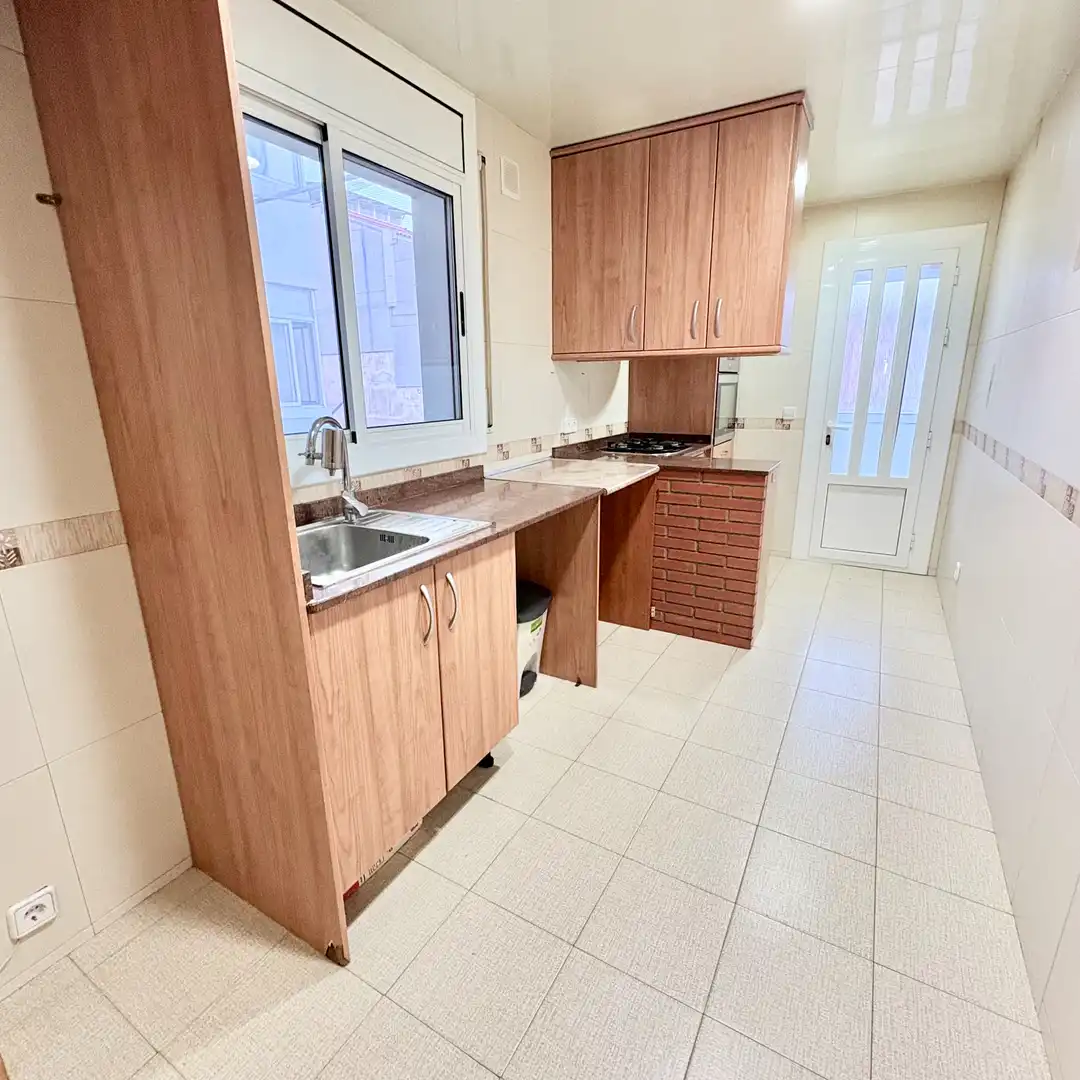 Cocina de Piso en venta en Sant Boi de Llobregat con Aire acondicionado, Calefacción y Terraza