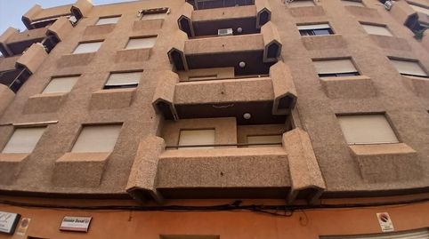 ESTUPENDO PISO EN ABARAN DE 4 DORMITORIOS PARA ENTRAR A VIVIR