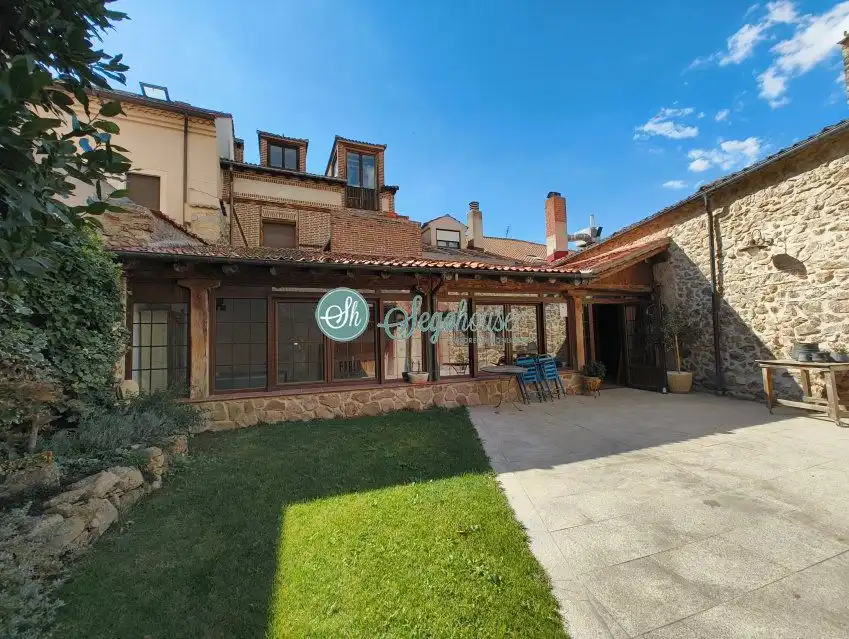 Vista exterior de Casa o xalet en venda en Espirdo amb Calefacció