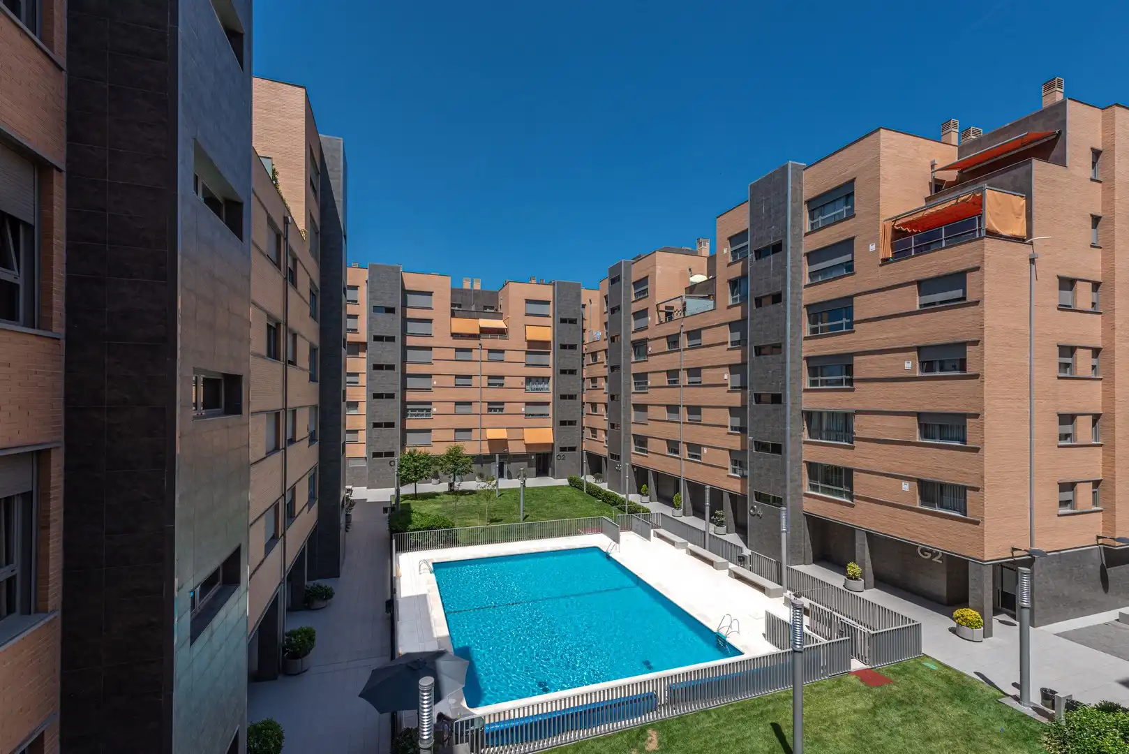Piscina de Pis en venda en Getafe amb Aire condicionat, Terrassa i Traster