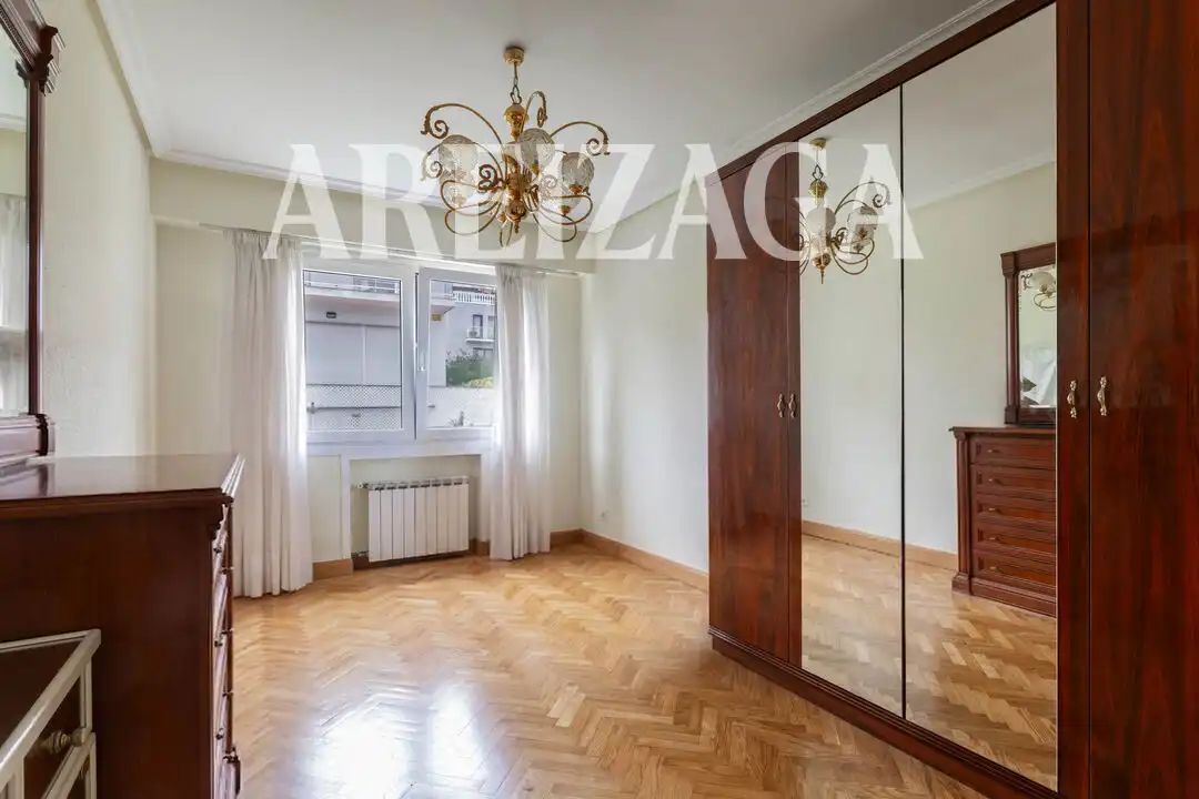 Dormitori de Casa o xalet en venda en Donostia - San Sebastián  amb Calefacció, Jardí privat i Terrassa