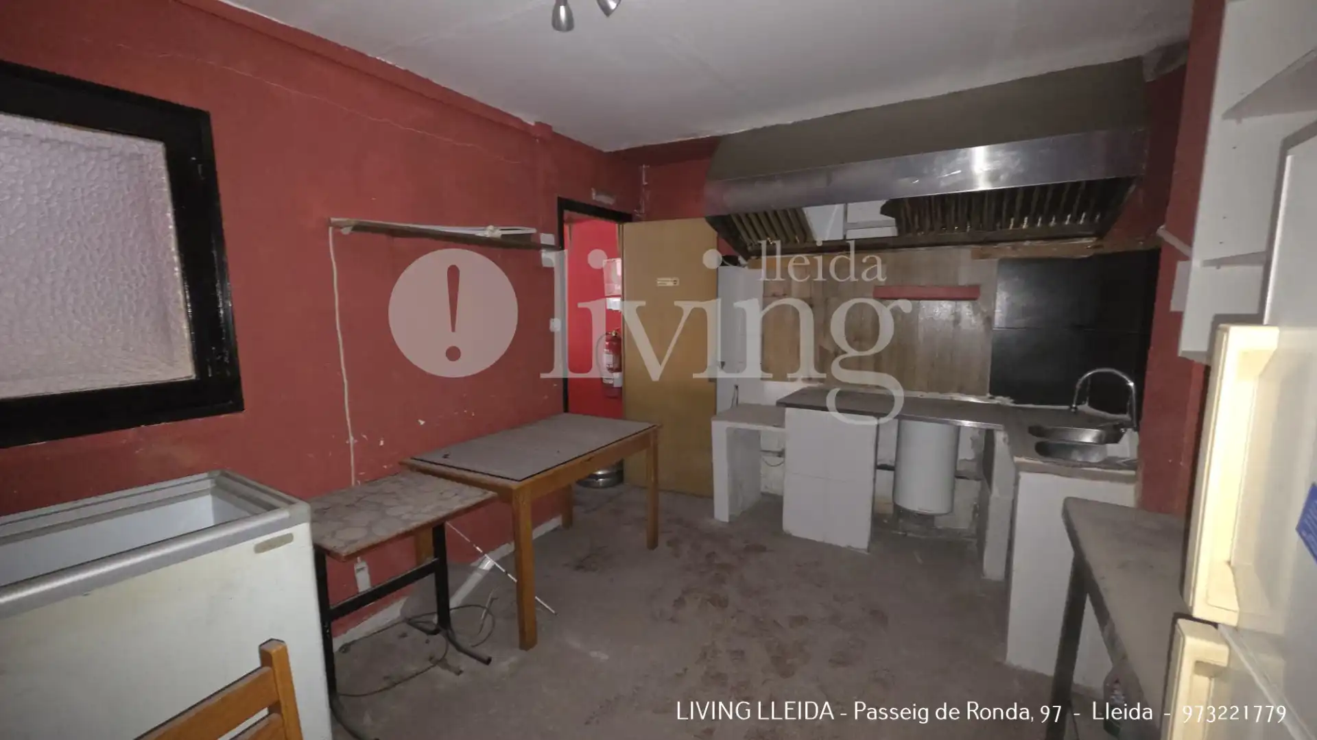 Cocina de Local en venta en Lleida con Amueblado