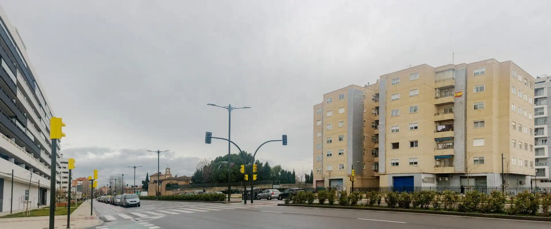 Exterior view of Flat for sale in Zaragoza  with Air Conditioner, Heating and Storage room