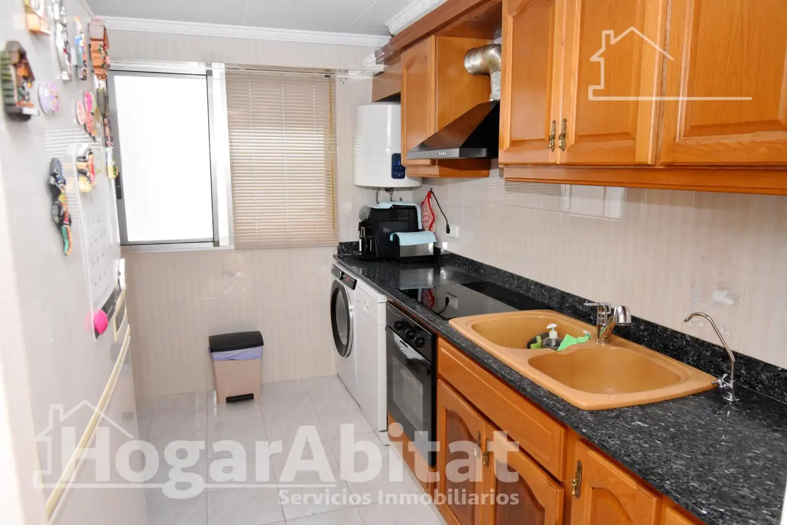 Küche von Wohnung zum Verkauf in Alzira mit Klimaanlage und Balkon